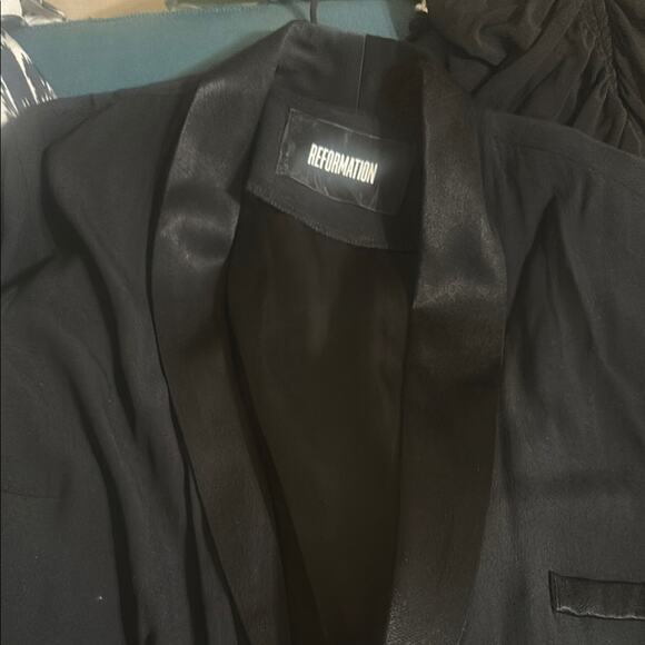 Reformation Black Satin Trim Button Up Blazer Relaxed Fit Suit Jacket Coat Sz S - Picture 4 of 6